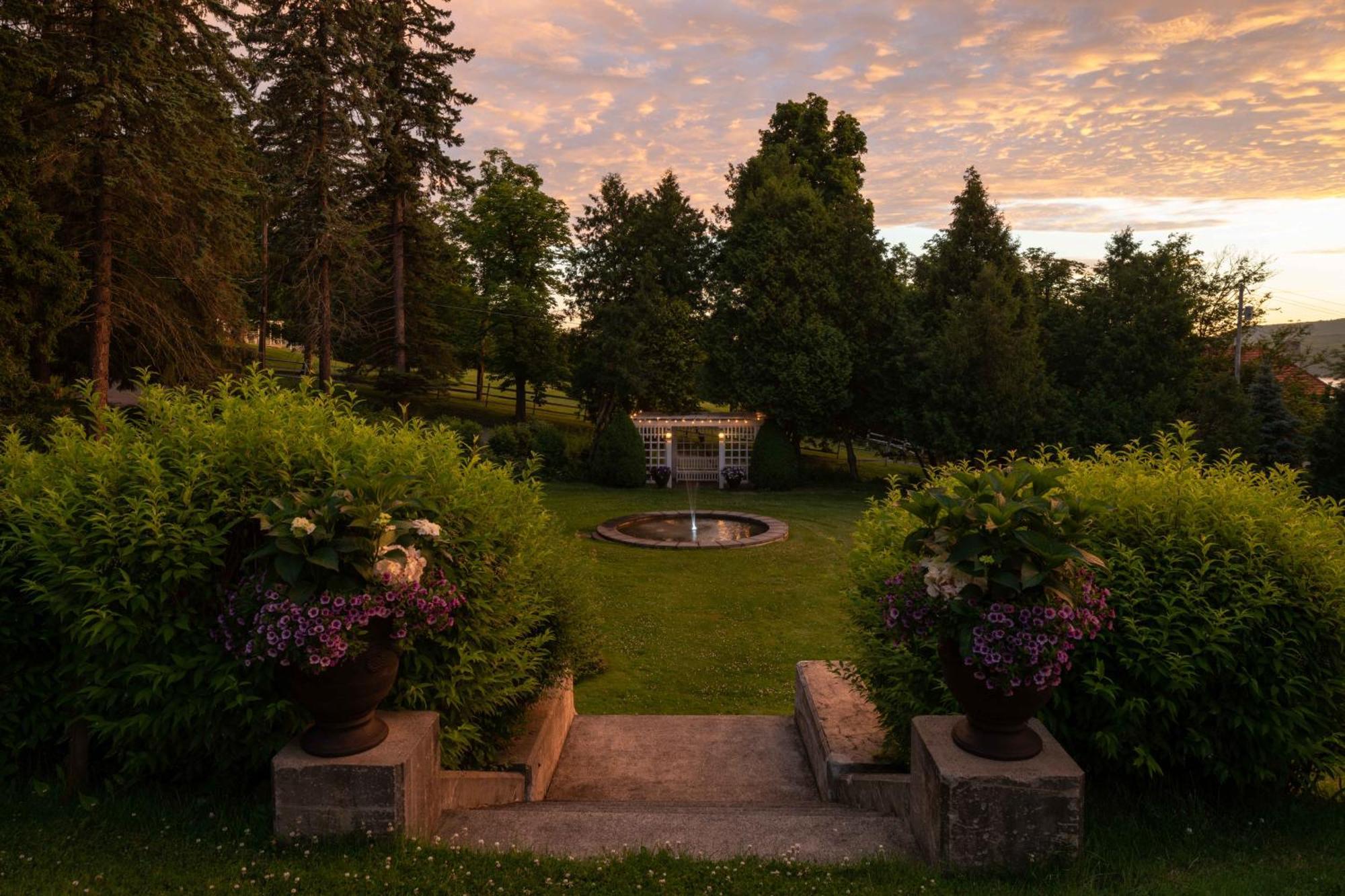 Idlwilde Inn Watkins Glen Eksteriør bilde